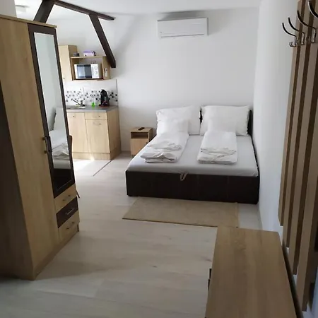 Apartmanhaz Apartamento Sárvár