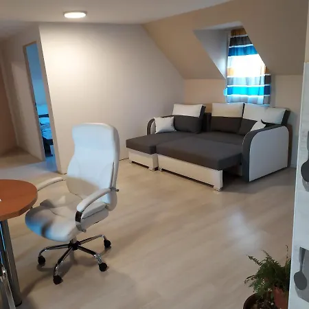 City Apartmanhaz * Sarvar