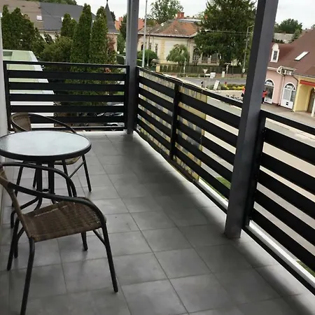 City Apartmanhaz Apartment *