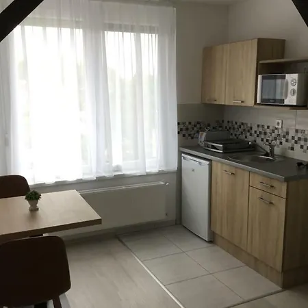City Apartmanhaz Sarvar